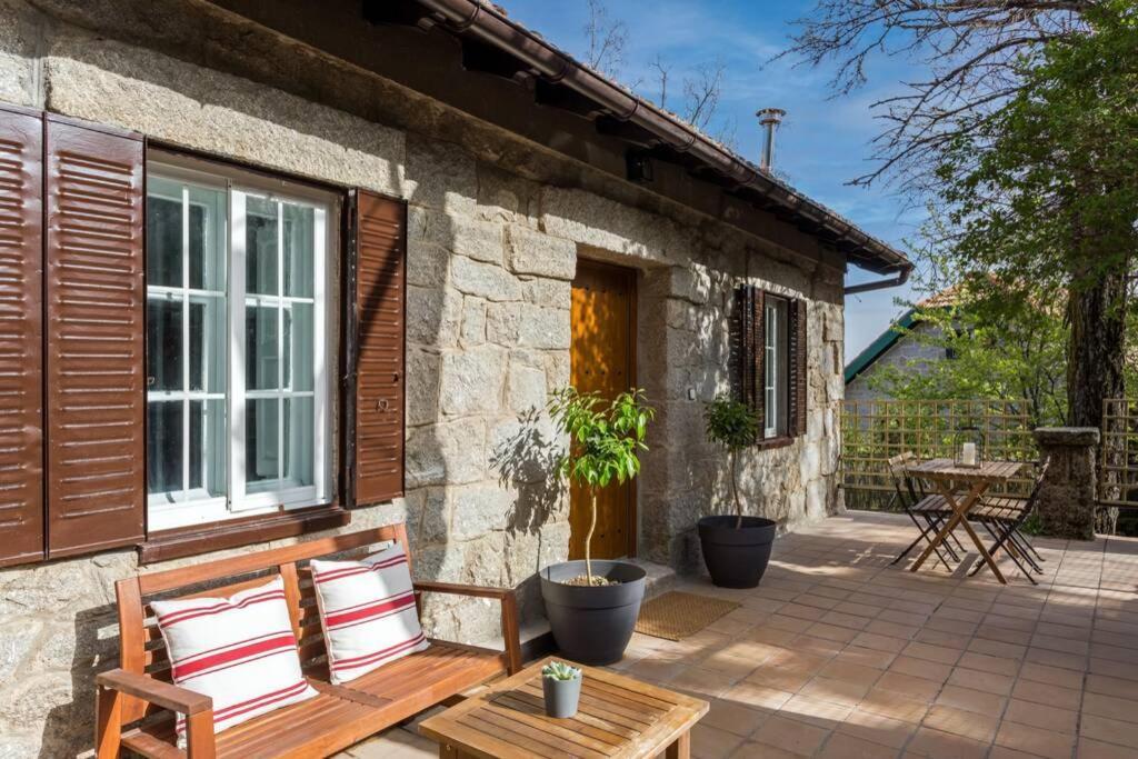 La Casita De Piedra Villa เซร์เซดียา ภายนอก รูปภาพ